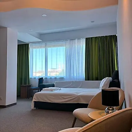 Excelsior Hotel 4*
